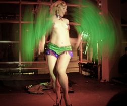 Lady Lou Burlesque - heute tanz ich nackt